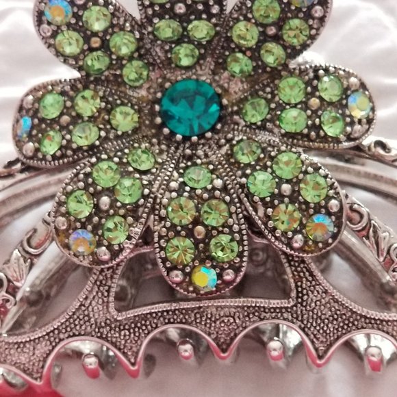 Stunning crystal hair clip main image 6